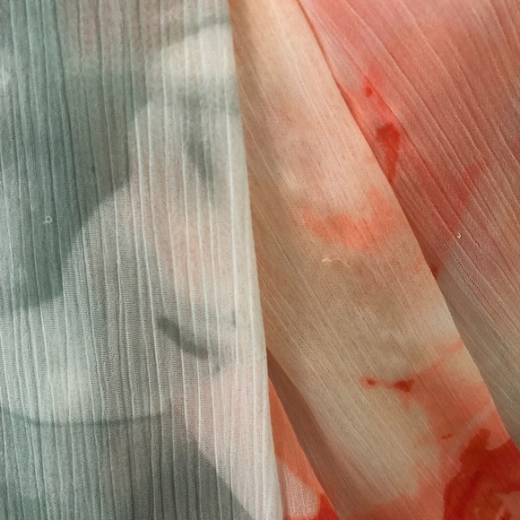 Vince Camuto pleated floral dress - Picture 4 of 6